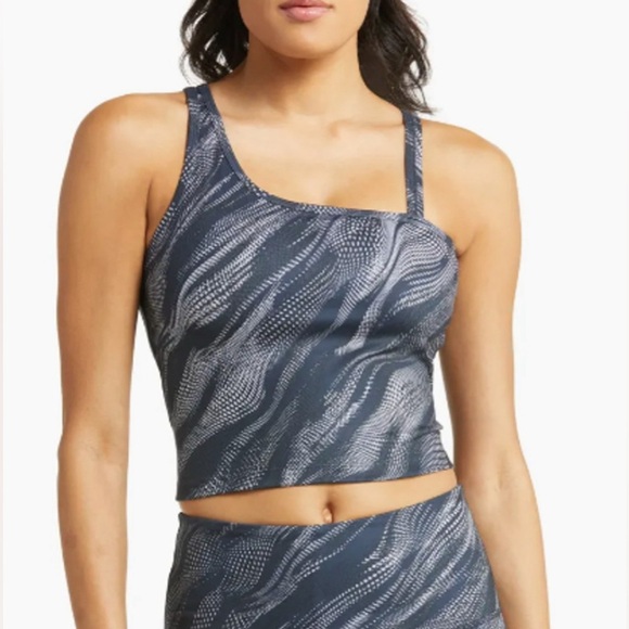 ZELLA Strength Crop Asymmetric Tank - Picture 1 of 7